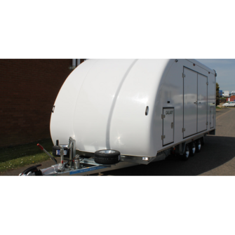 Woodford Galaxy - Lukket trailer - 3.500 kg - Lang, smal model - 3 aksler